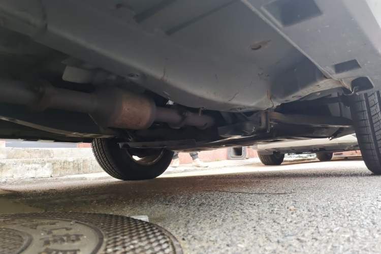 Used BYD S6 2012 2.4L Automatic Luxury Edition Chassis Front Right