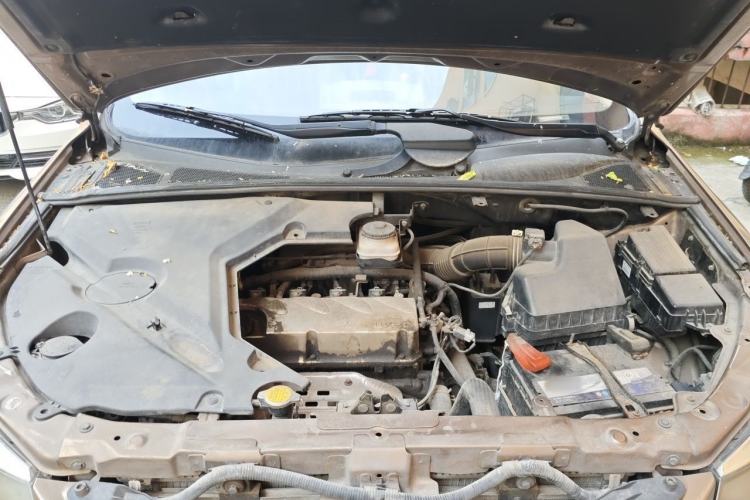 Used BYD S6 2012 2.4L Automatic Luxury Edition Engine Bay