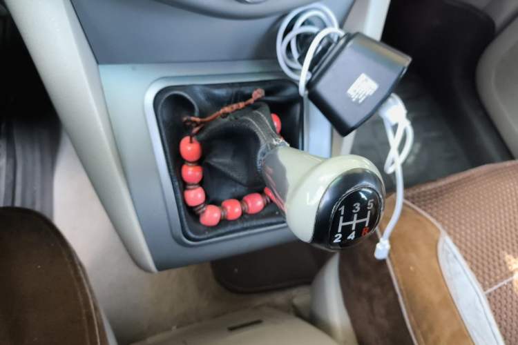 Used BYD S6 2012 2.0L Manual Luxury Version Gear Lever