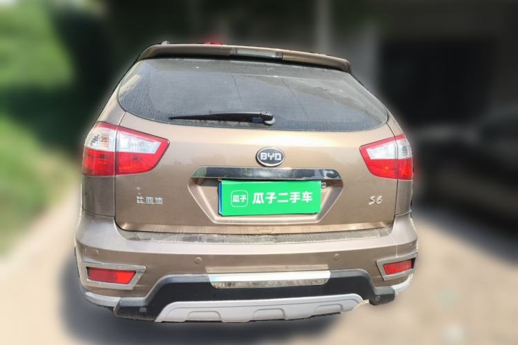 Used BYD S6 2012 2.0L Manual Luxury Version Rear