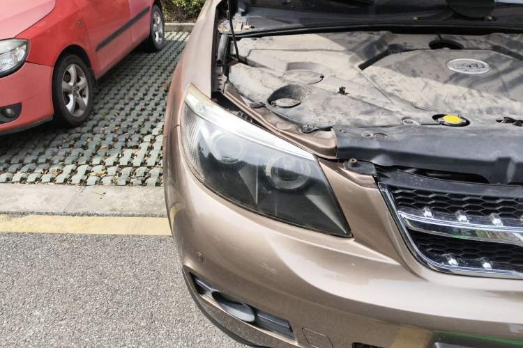 Used BYD S6 2012 2.4L Automatic Luxury Edition Right Front Headlight