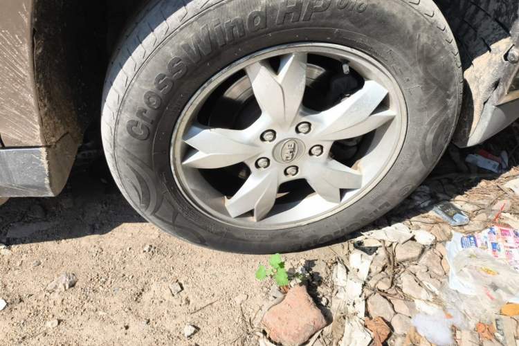 Used BYD S6 2012 2.0L Manual Luxury Version Right Front Wheel Hub