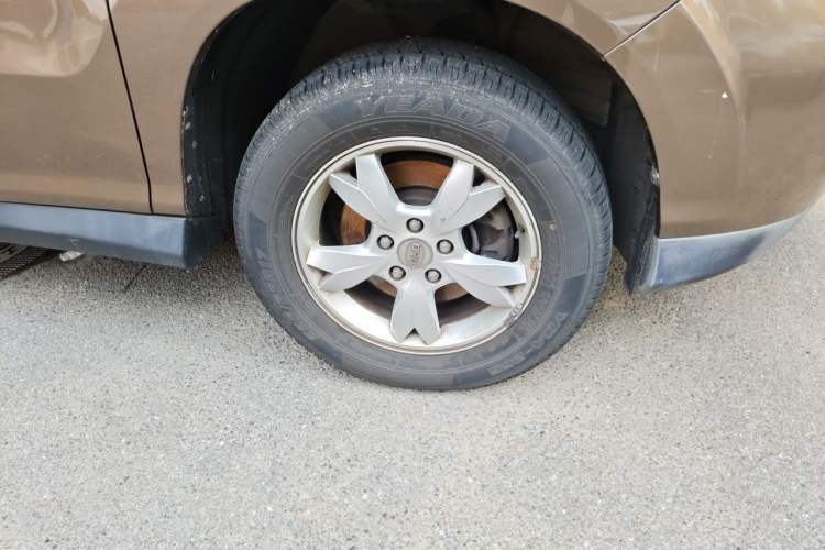 Used BYD S6 2012 2.4L Automatic Luxury Edition Right Front Wheel Hub