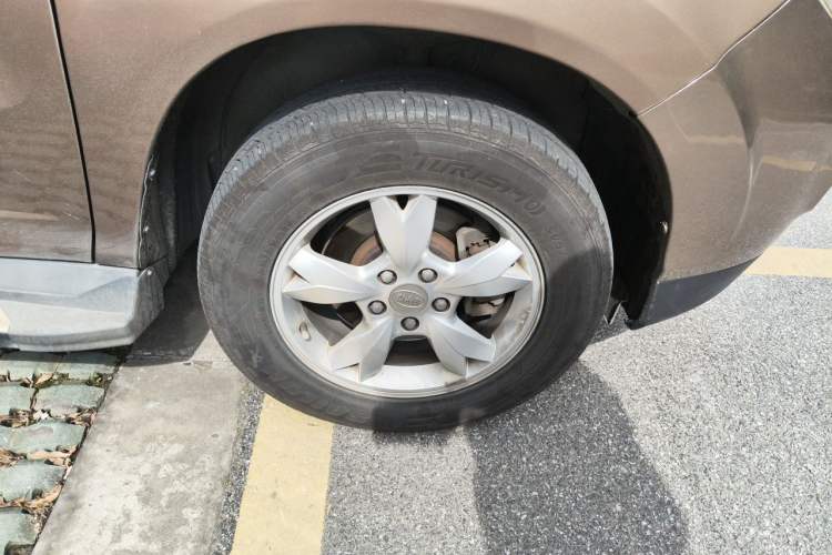 Used BYD S6 2012 2.4L Automatic Luxury Edition Right Front Wheel Hub