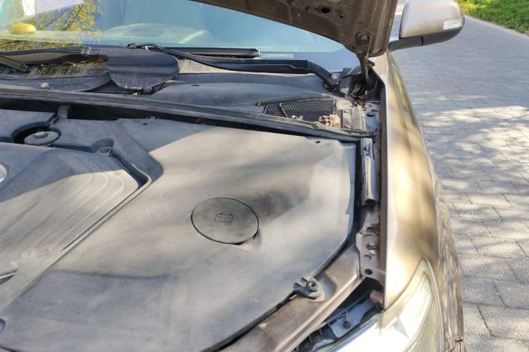 Used BYD S6 2012 2.0L Manual Luxury Version Engine Bay Left