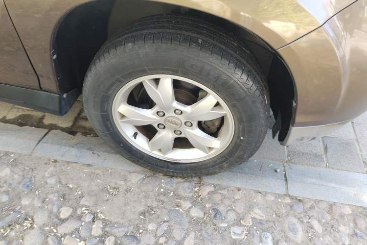 Used BYD S6 2012 2.0L Manual Luxury Version Right Front Wheel Hub