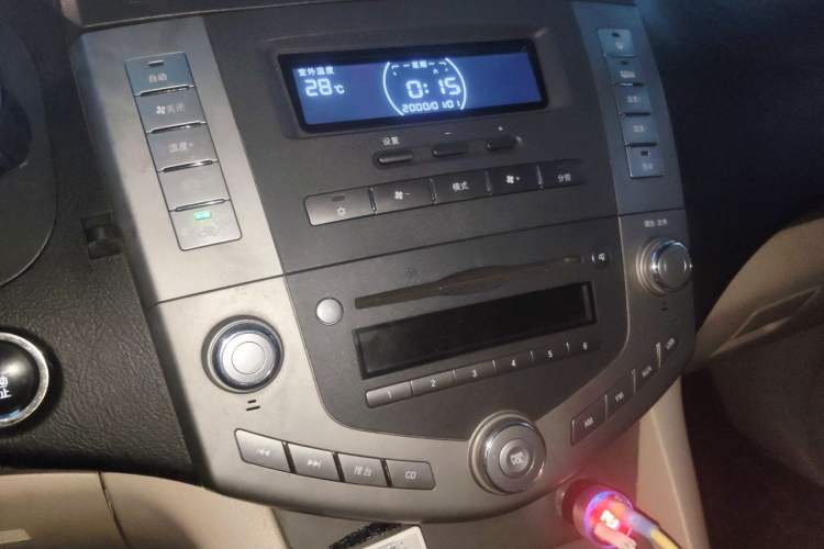 Used BYD S6 2012 2.0L Manual Luxury Version Audio And AC Panel