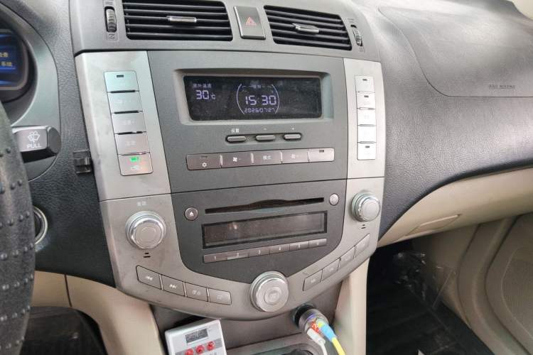 Used BYD S6 2012 2.0L Manual Luxury Version Audio And AC Panel