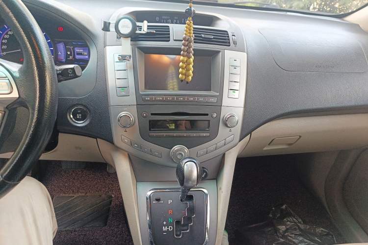 Used BYD S6 2012 2.4L Automatic Luxury Edition Audio And AC Panel