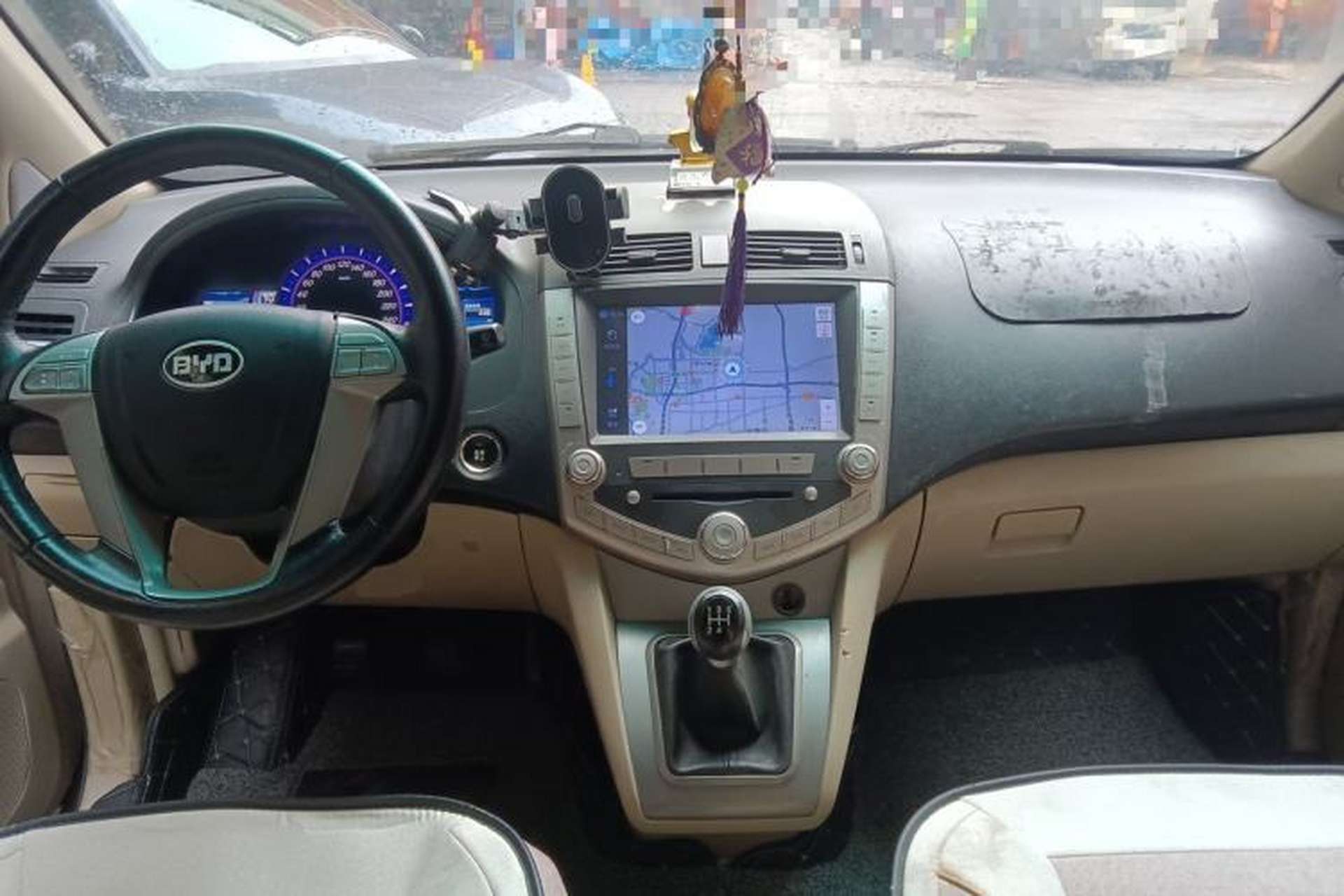 Used BYD S6 2012 2.0L Manual Luxury Version Center Console