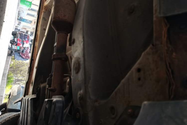 Used BYD S6 2012 2.4L Automatic Luxury Edition Chassis Front Right
