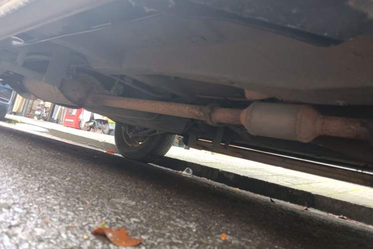 Used BYD S6 2012 2.0L Manual Luxury Version Chassis Front Right