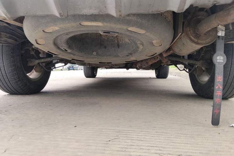Used BYD S6 2012 2.0L Manual Luxury Version Chassis Rear