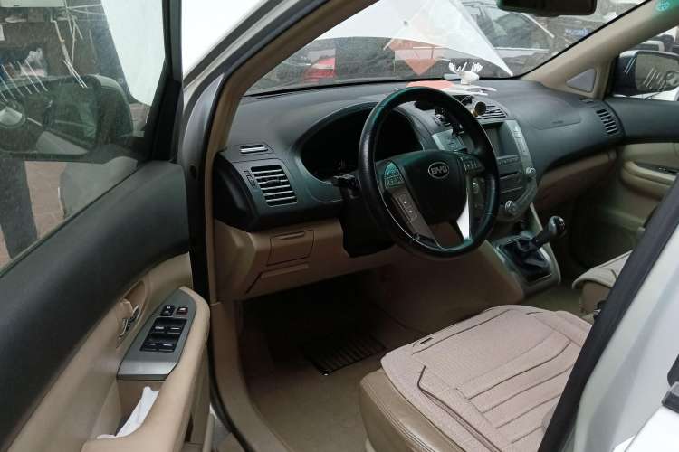 Used BYD S6 2012 2.0L Manual Luxury Version Driver Seat