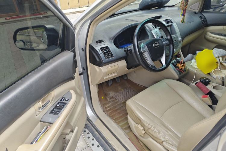 Used BYD S6 2012 2.0L Manual Luxury Version Driver Seat