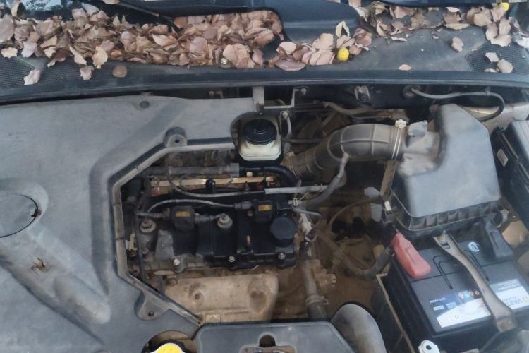 Used BYD S6 2012 2.0L Manual Luxury Version Engine Bay