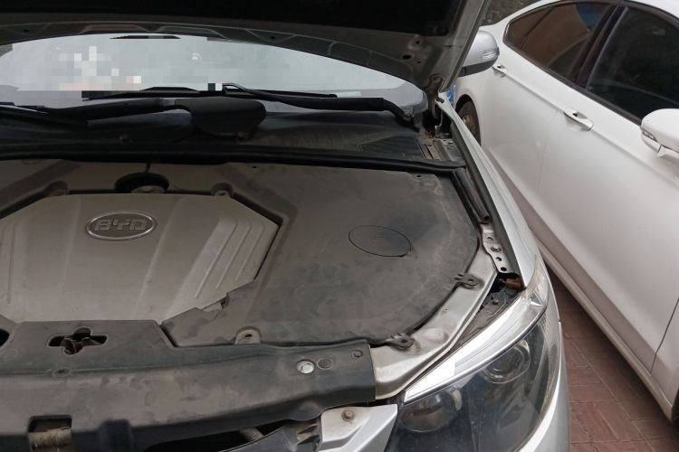 Used BYD S6 2012 2.0L Manual Luxury Version Engine Bay Left
