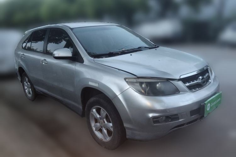 Used BYD S6 2012 2.0L Manual Luxury Version Front Right 45 Deg