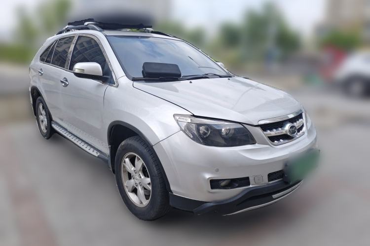 Used BYD S6 2012 2.0L Manual Luxury Version Front Right 45 Deg