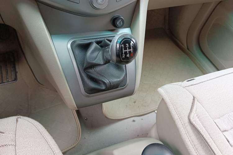 Used BYD S6 2012 2.0L Manual Luxury Version Gear Lever