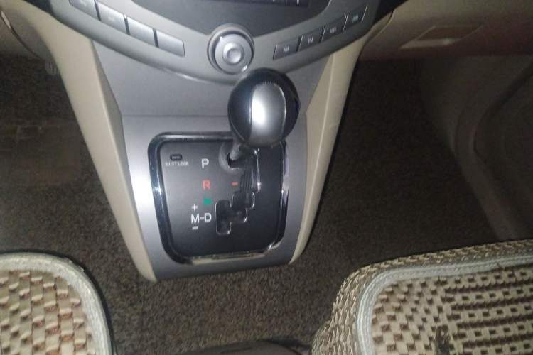 Used BYD S6 2012 2.4L Automatic Luxury Edition Gear Lever
