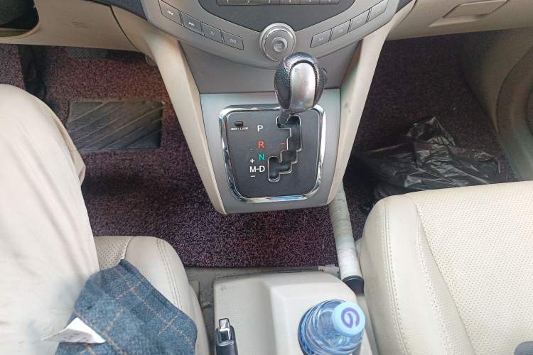 Used BYD S6 2012 2.4L Automatic Luxury Edition Gear Lever