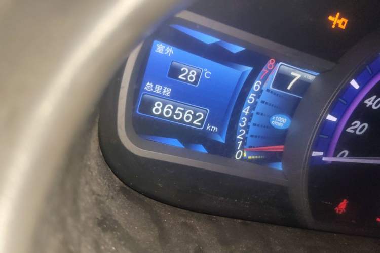 Used BYD S6 2012 2.0L Manual Luxury Version Odometer Close Up