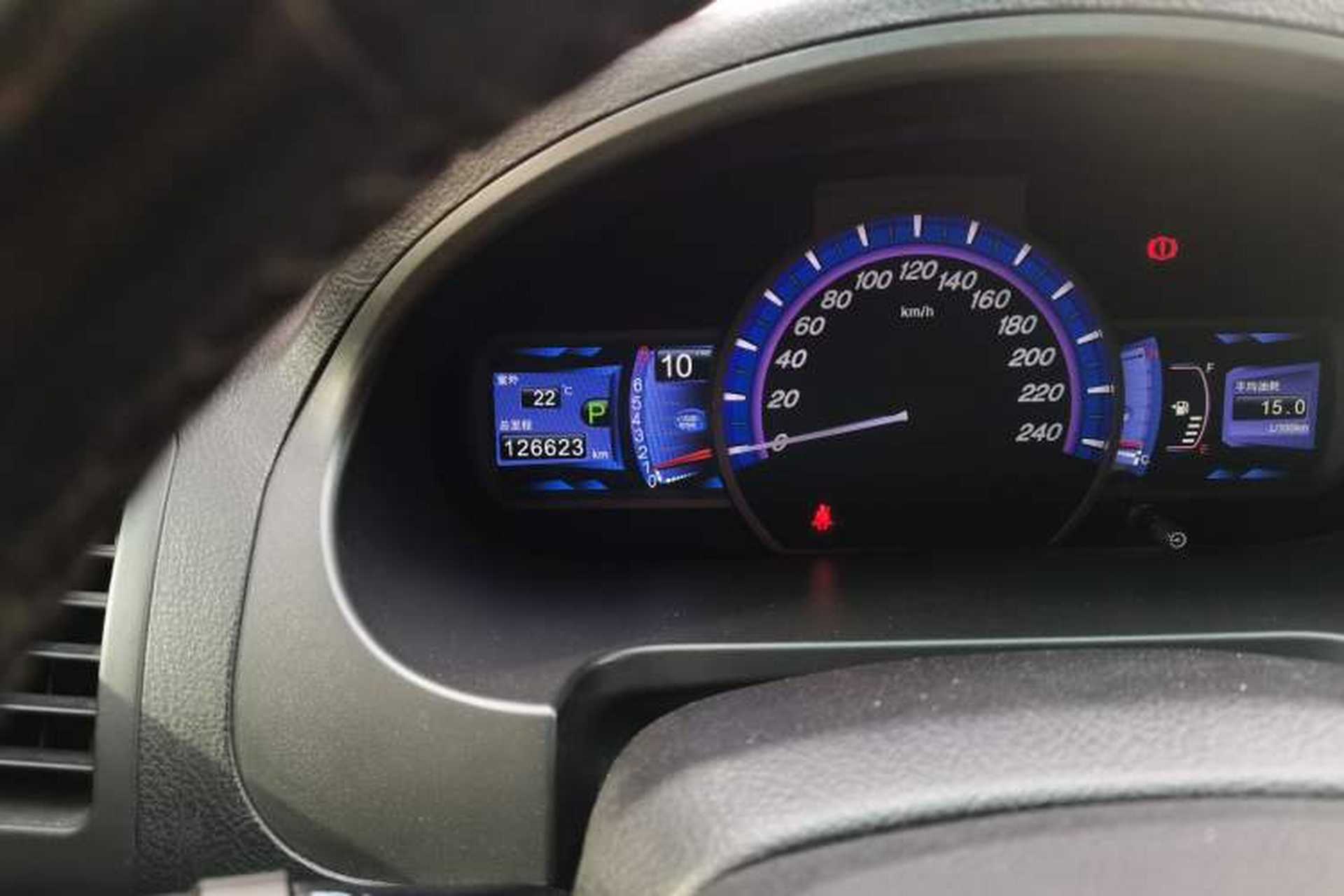 Used BYD S6 2012 2.4L Automatic Luxury Edition Odometer Close Up