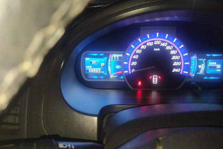 Used BYD S6 2012 2.4L Automatic Luxury Edition Odometer Close Up