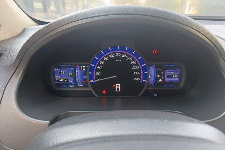 Used BYD S6 2012 2.4L Automatic Luxury Edition Odometer Close Up