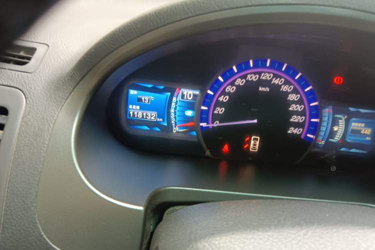 Used BYD S6 2012 2.0L Manual Luxury Version Odometer Close Up
