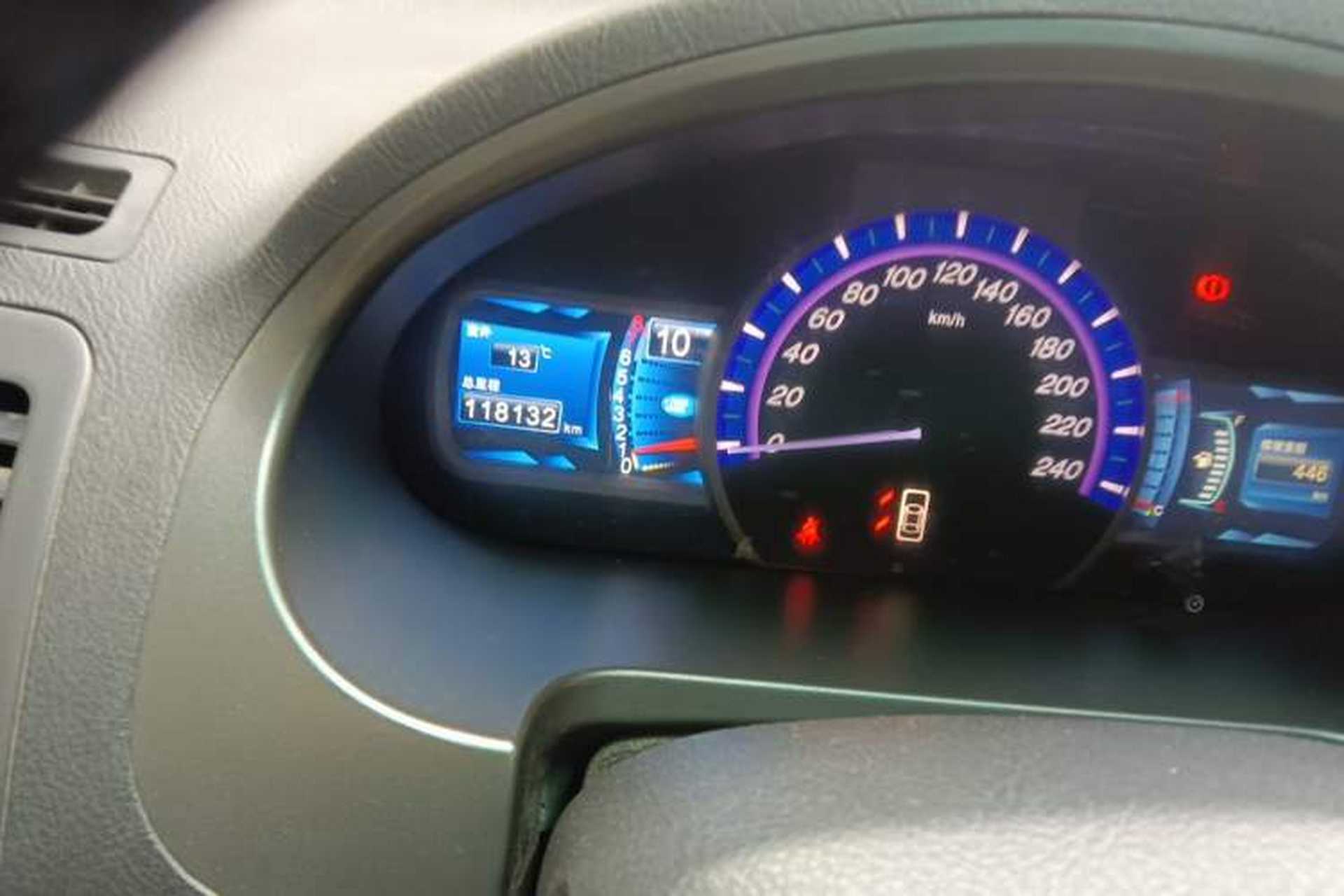 Used BYD S6 2012 2.0L Manual Luxury Version Odometer Close Up