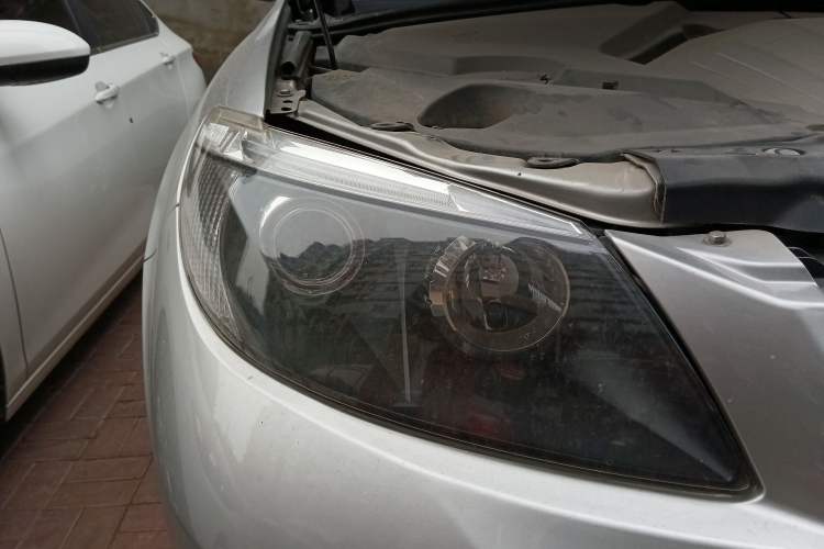 Used BYD S6 2012 2.0L Manual Luxury Version Right Front Headlight