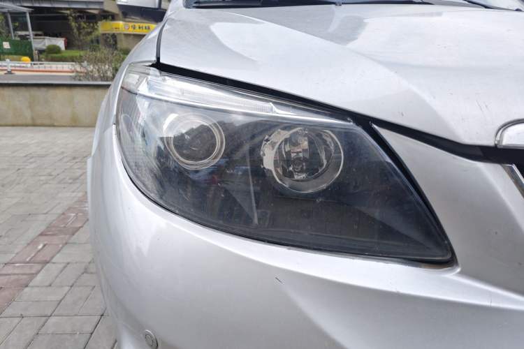 Used BYD S6 2012 2.0L Manual Luxury Version Right Front Headlight