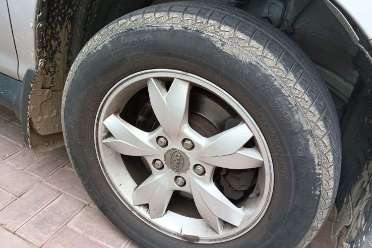 Used BYD S6 2012 2.0L Manual Luxury Version Right Front Wheel Hub