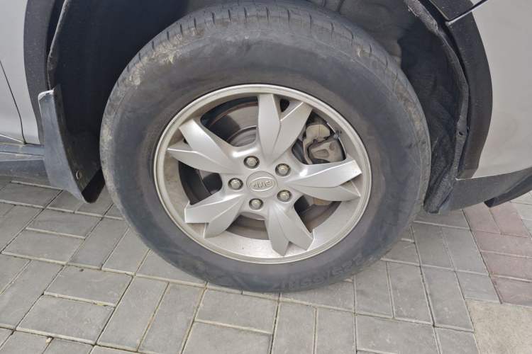 Used BYD S6 2012 2.0L Manual Luxury Version Right Front Wheel Hub