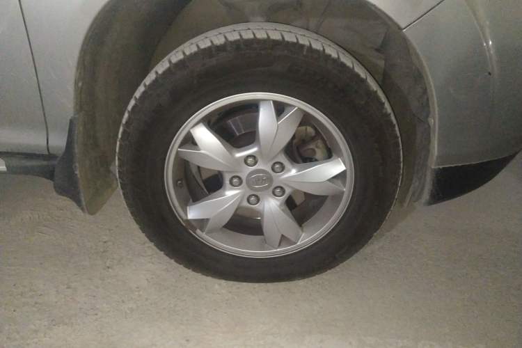 Used BYD S6 2012 2.4L Automatic Luxury Edition Right Front Wheel Hub