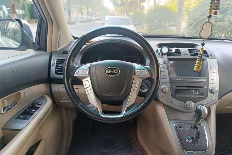 Used BYD S6 2012 2.4L Automatic Luxury Edition Steering Wheel