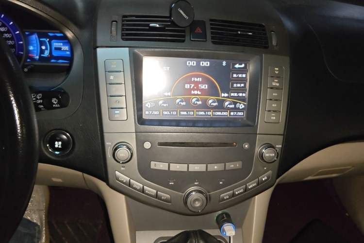 Used BYD S6 2012 2.0L Manual Luxury Version Audio And AC Panel