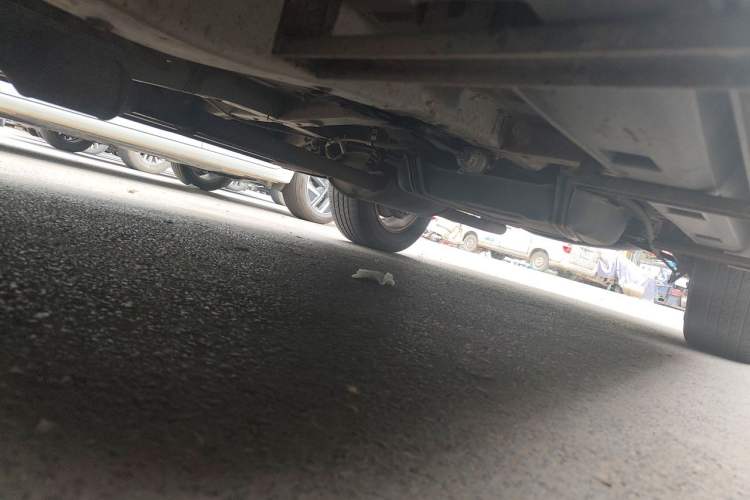 Used BYD S6 2012 2.4L Automatic Luxury Edition Chassis Front Left