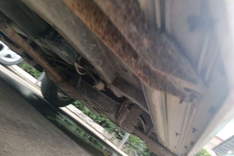 Used BYD S6 2012 2.0L Manual Luxury Version Chassis Front Left