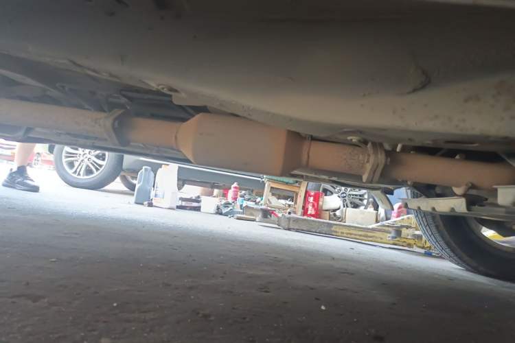 Used BYD S6 2012 2.0L Manual Luxury Version Chassis Front Right