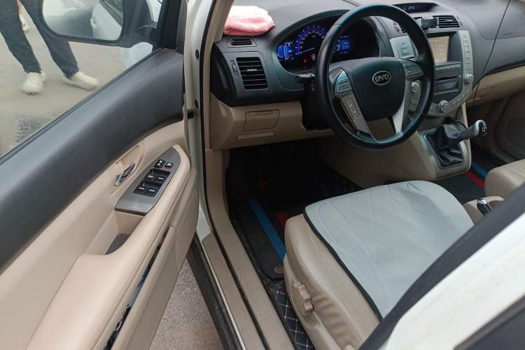 Used BYD S6 2012 2.0L Manual Luxury Version Driver Seat