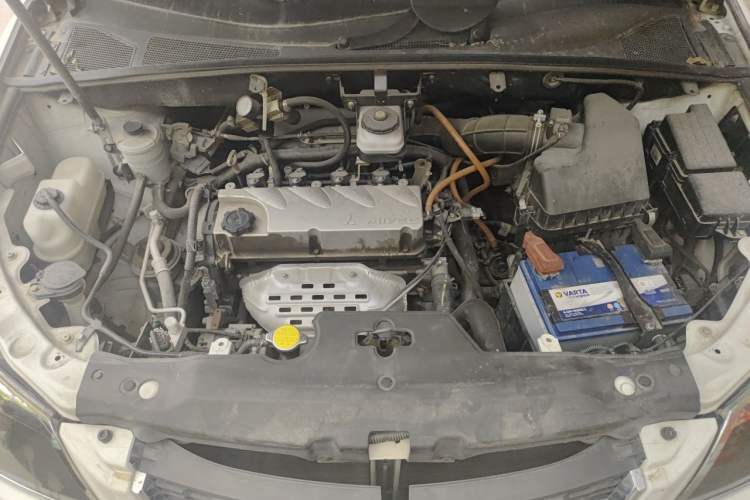 Used BYD S6 2012 2.4L Automatic Luxury Edition Engine Bay