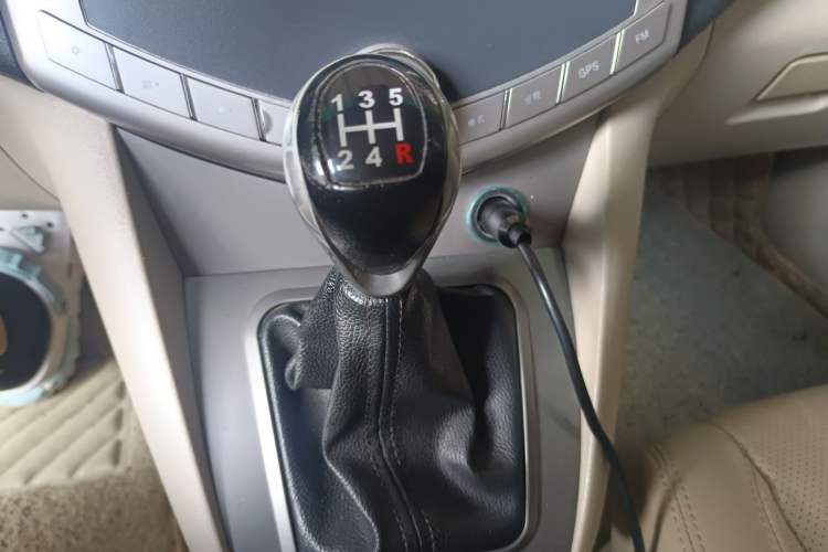 Used BYD S6 2012 2.0L Manual Luxury Version Gear Lever