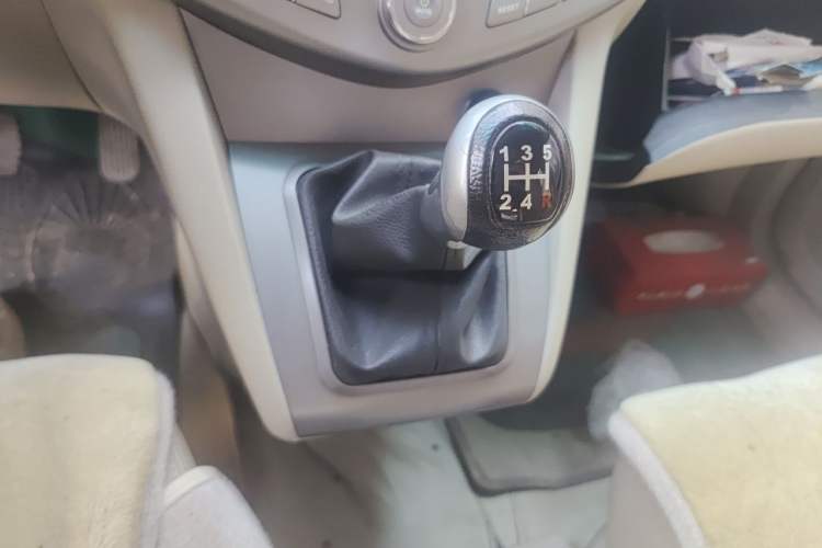 Used BYD S6 2012 2.0L Manual Luxury Version Gear Lever