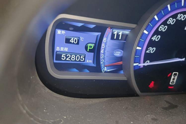 Used BYD S6 2012 2.4L Automatic Luxury Edition Odometer Close Up