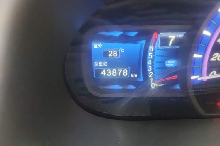 Used BYD S6 2012 2.0L Manual Luxury Version Odometer Close Up
