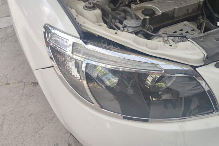 Used BYD S6 2012 2.4L Automatic Luxury Edition Right Front Headlight