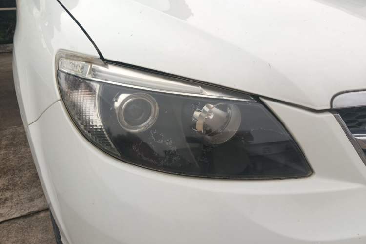 Used BYD S6 2012 2.0L Manual Luxury Version Right Front Headlight